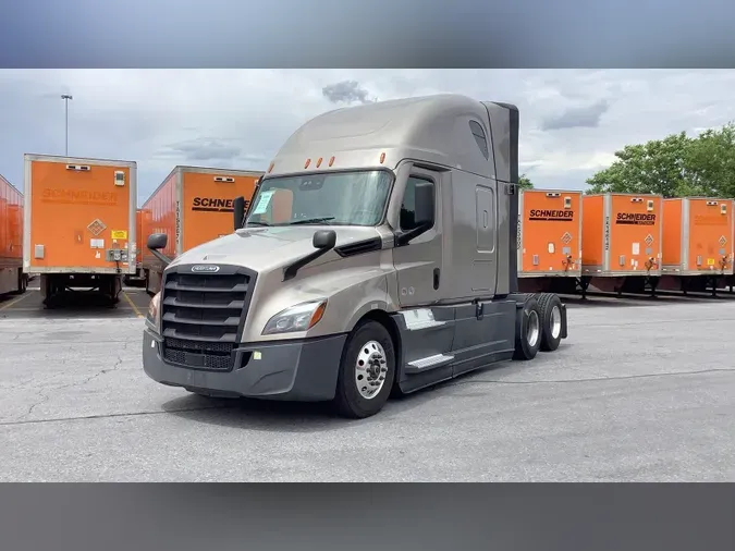 2025 Freightliner Cascadia 126