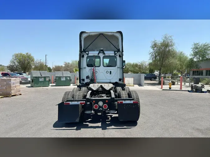 2019 Freightliner Cascadia 126