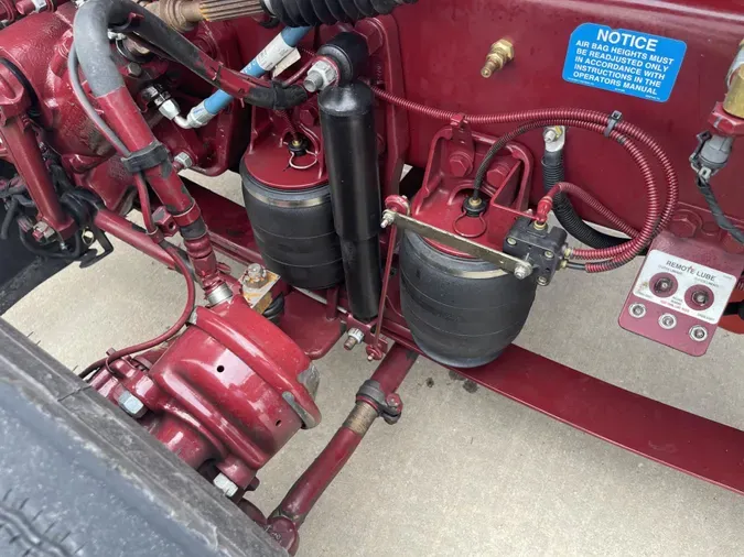 2023 Peterbilt 389