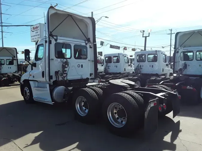 2019 FREIGHTLINER/MERCEDES CASCADIA 1257e517c644ea6e696fcd382f140ba2c22