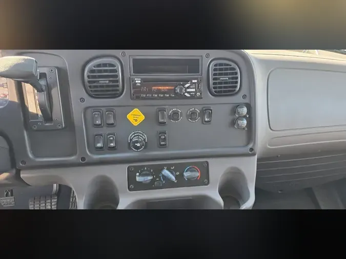 2018 FREIGHTLINER/MERCEDES M2 106