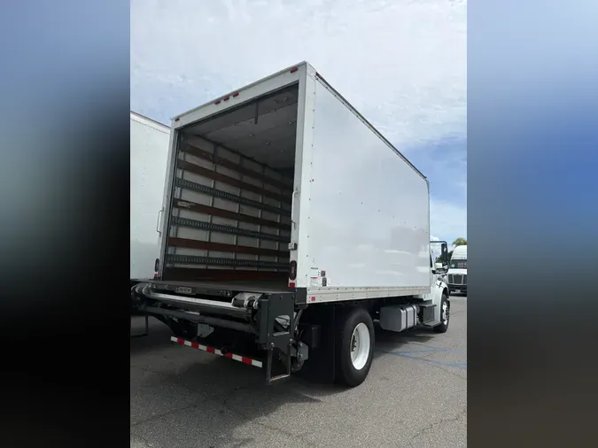 2017 FREIGHTLINER/MERCEDES M2 106