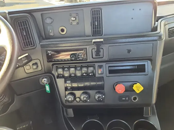 2019 NAVISTAR INTERNATIONAL LT625 DAYCAB T/A7e543777478b2172b224ae38bfe95870