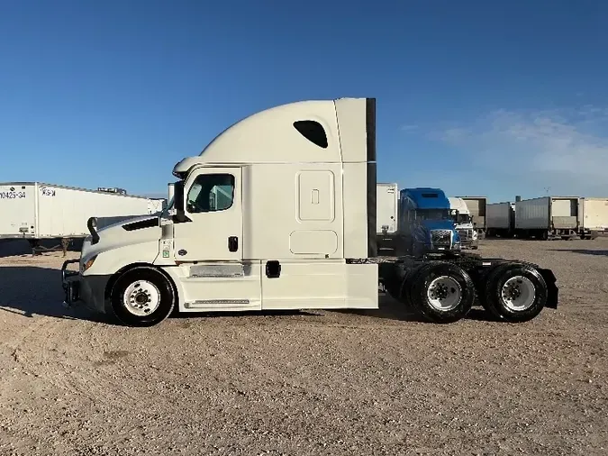 2019 Freightliner T12664ST