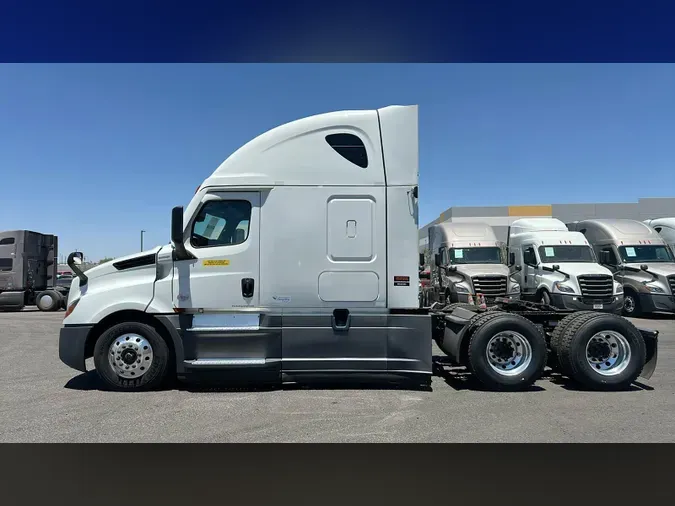 2022 Freightliner Cascadia 126