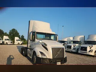2019 Volvo VNL300