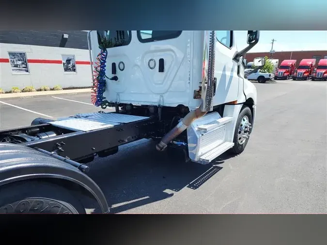 2020 FREIGHTLINER CA126