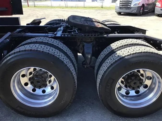 2020 FREIGHTLINER CASCADIA