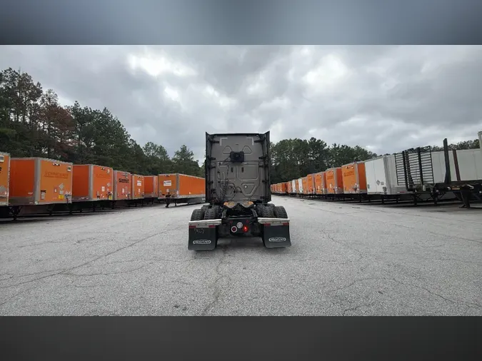 2023 Freightliner Cascadia 126