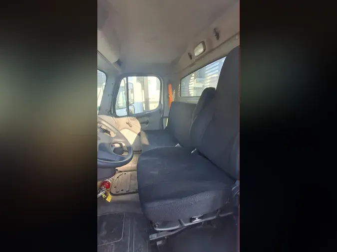 2017 FREIGHTLINER M2 106