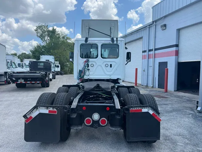 2019 FREIGHTLINER/MERCEDES CASCADIA 125