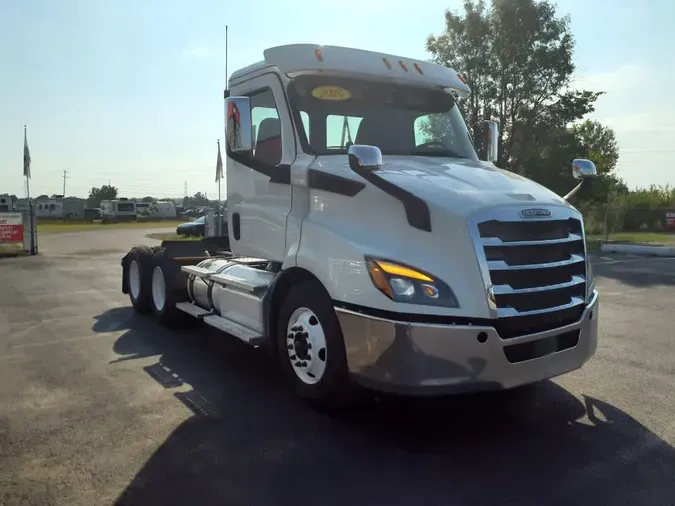 2020 FREIGHTLINER/MERCEDES NEW CASCADIA 116