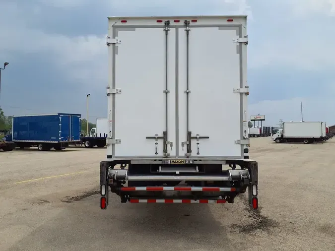 2018 FREIGHTLINER M2 106
