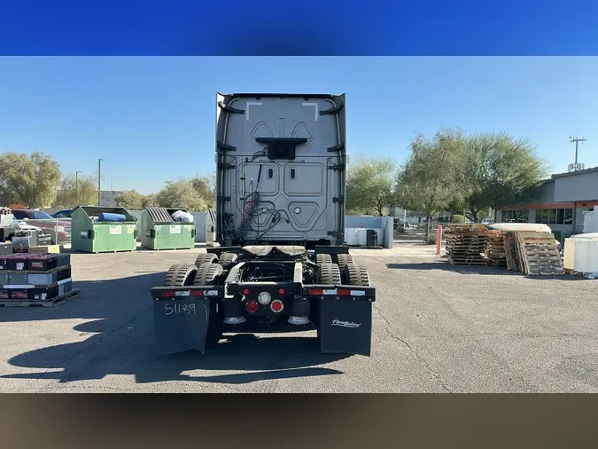 2020 Freightliner Cascadia 126