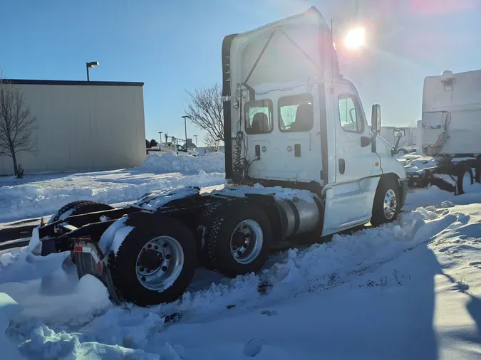 2017 FREIGHTLINER/MERCEDES CASCADIA 125