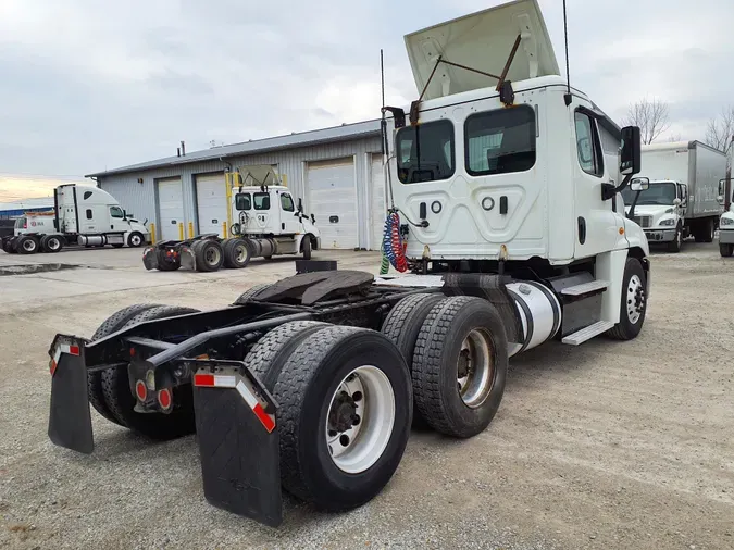 2018 FREIGHTLINER/MERCEDES CASCADIA 125