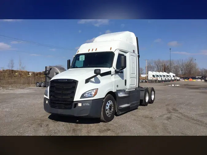 2021 Freightliner Cascadia 126