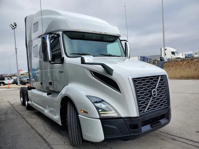 2020 VOLVO VNL64T760