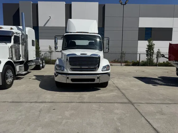 2023 Freightliner Business Class M2 112