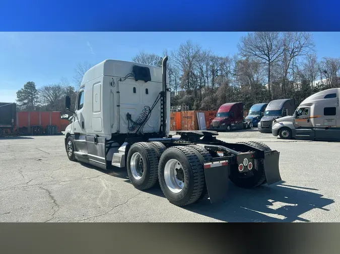 2021 Freightliner Cascadia 126