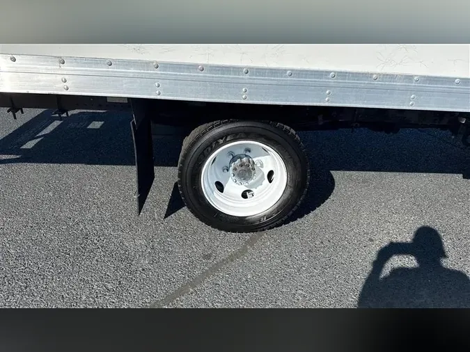 2019 HINO 195