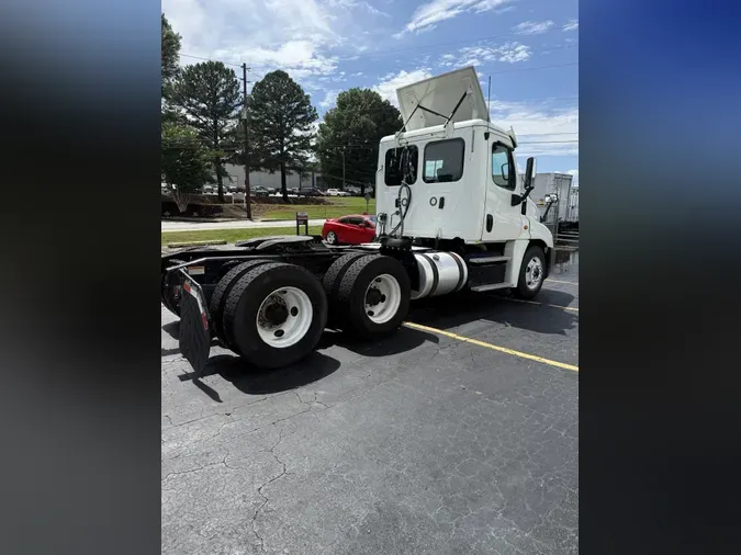 2018 FREIGHTLINER CASCADIA 125