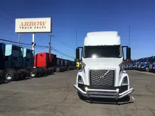 2024 VOLVO VNL64T760