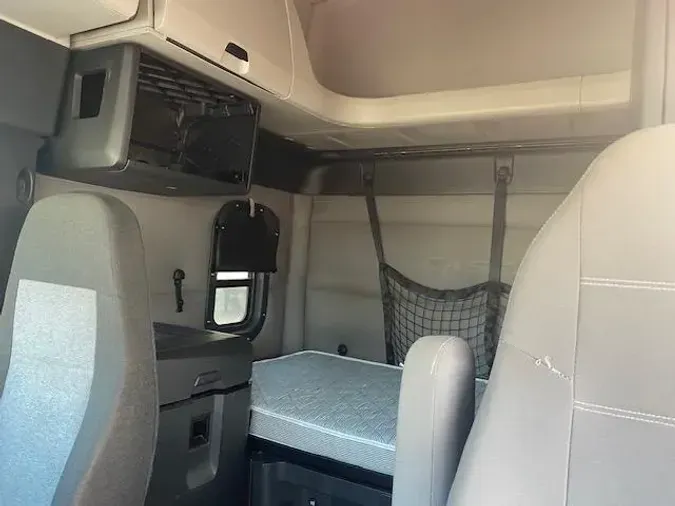 2021 Freightliner Cascadia