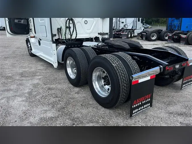 2020 FREIGHTLINER CA126
