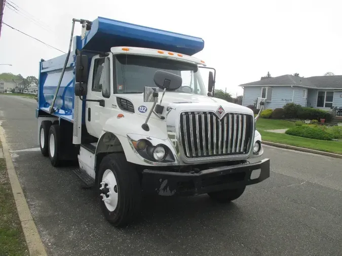  INTERNATIONAL 7400 6X4