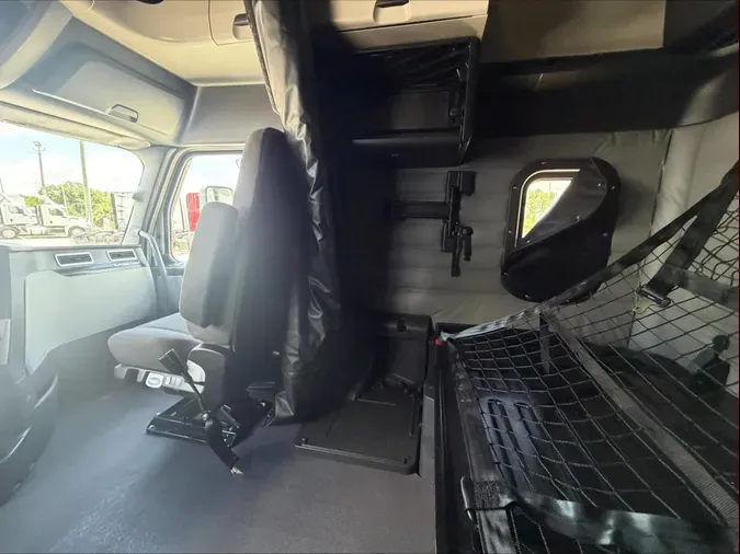 2022 Freightliner Cascadia 126
