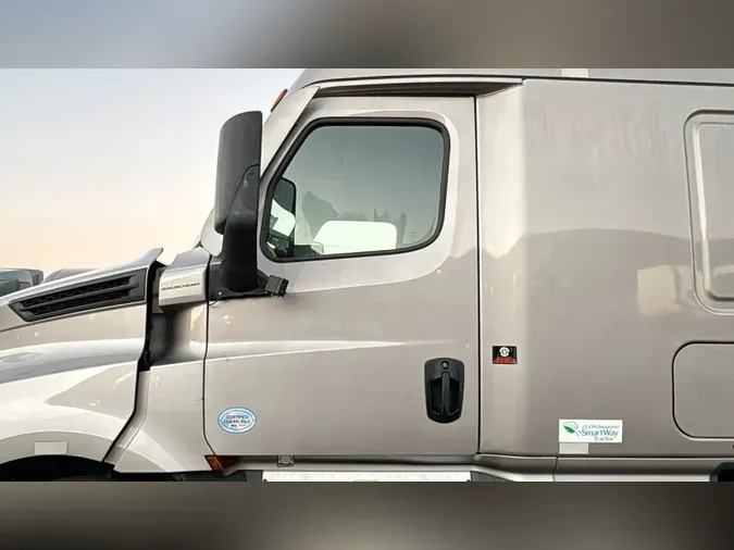 2024 Freightliner Cascadia 126