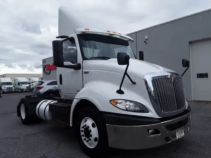 2019 NAVISTAR INTERNATIONAL RH613 DAYCAB S/A7ea131958dc2d1589723c3698471f63e