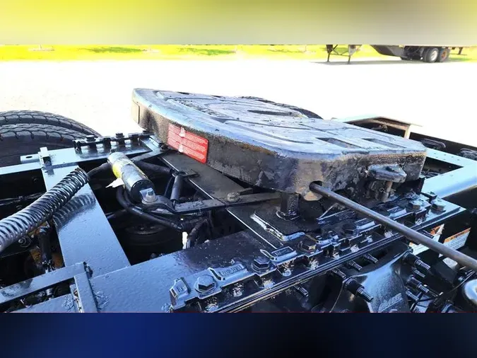 2020 FREIGHTLINER CA126