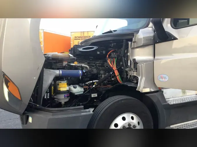 2022 Freightliner Cascadia 126