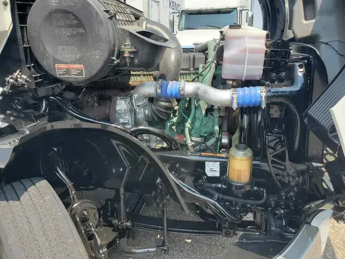 2020 VOLVO VNL64T740