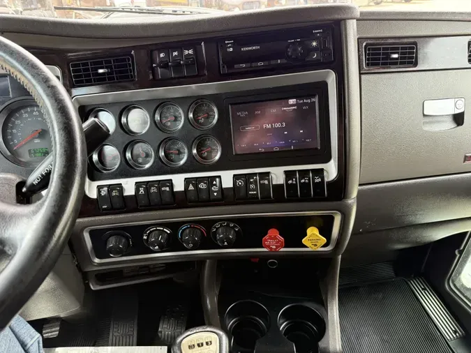 2020 Kenworth W900