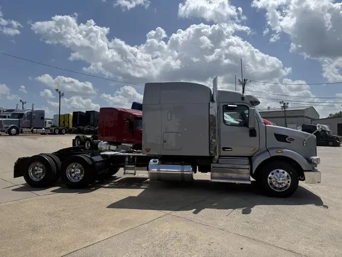 2021 Peterbilt 567