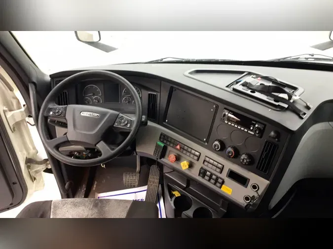 2021 Freightliner Cascadia 126