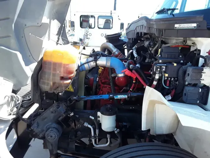 2019 NAVISTAR INTERNATIONAL 4300