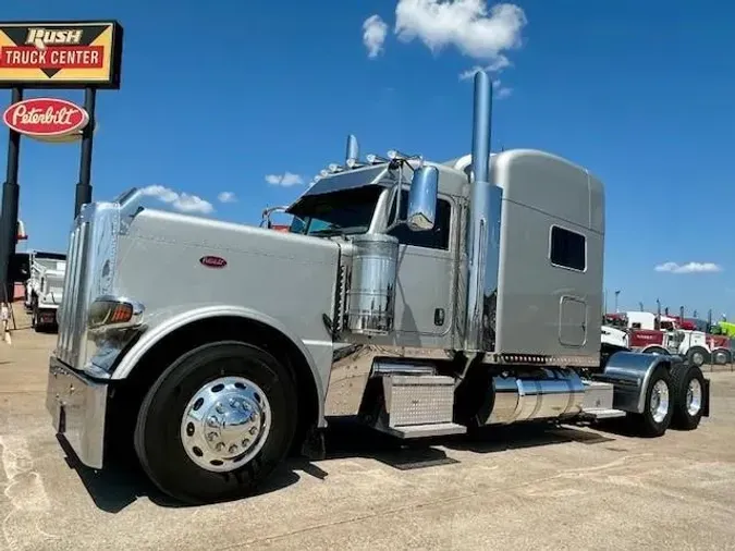 2023 Peterbilt 389