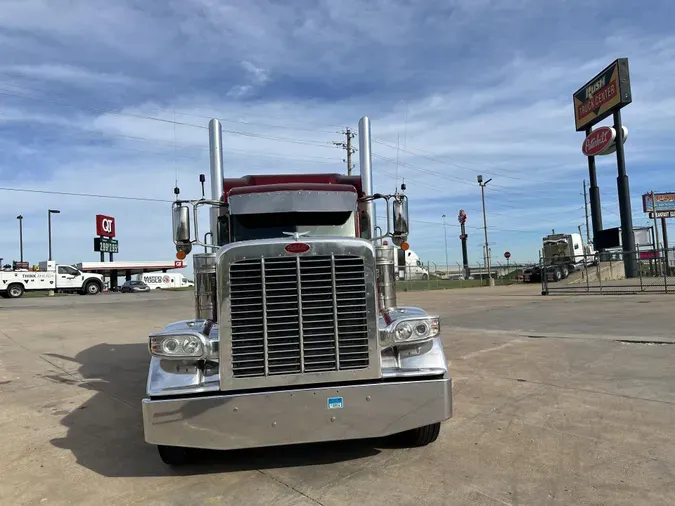 2021 Peterbilt 389