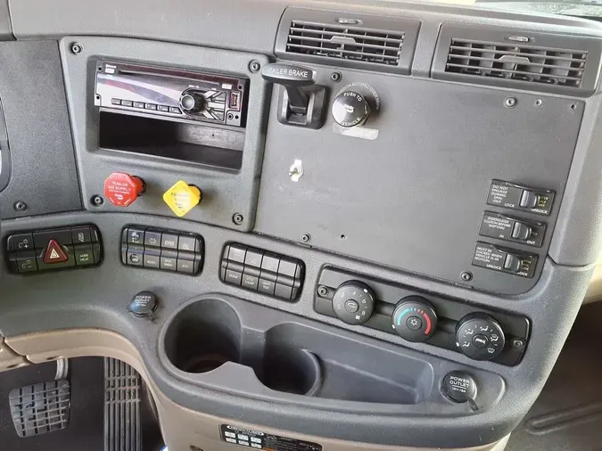 2019 FREIGHTLINER CASCADIA 1257ec1ef2c1a54d19457f6149dbee6ec48