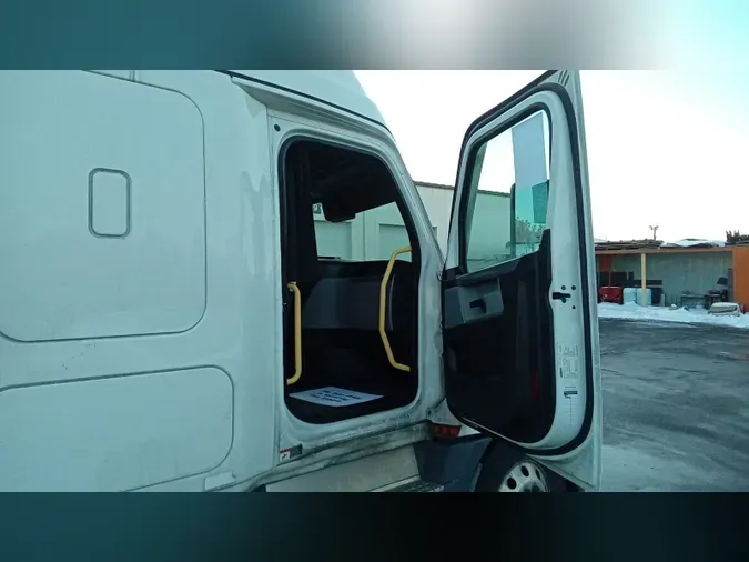 2022 Freightliner Cascadia 126