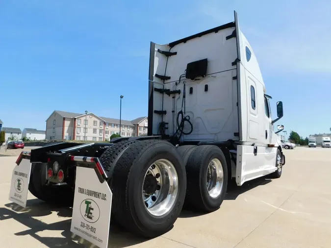 2022 Freightliner New Cascadia 126