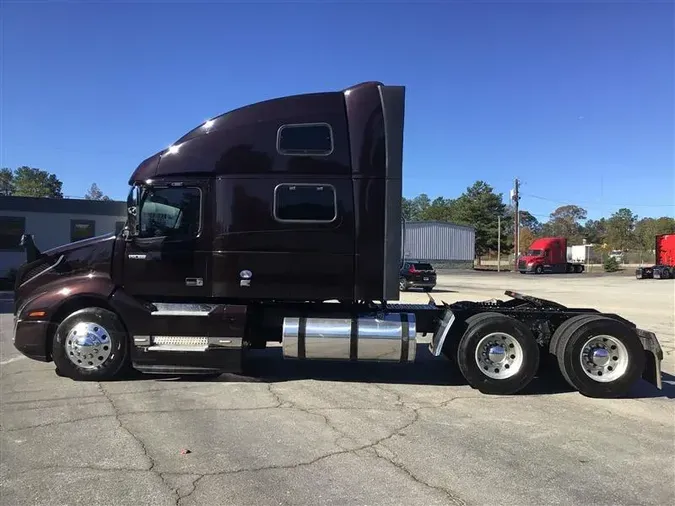 2021 VOLVO VNL860