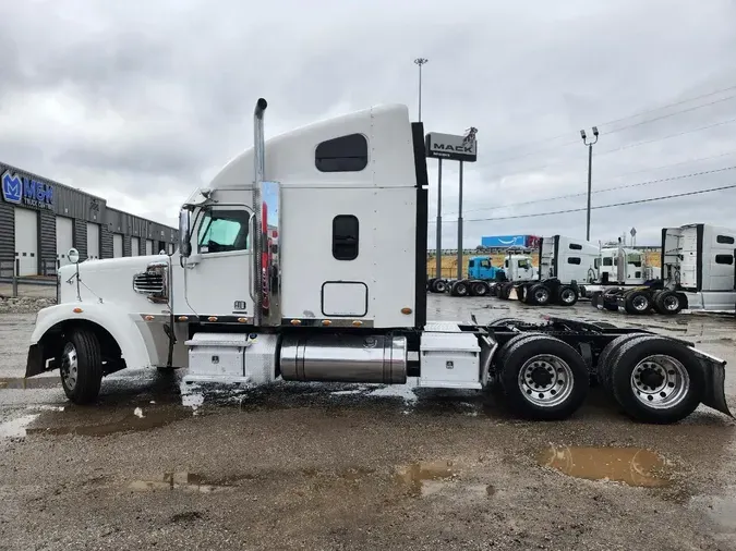 2016 FREIGHTLINER Coronado 132