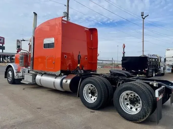 2021 Peterbilt 389