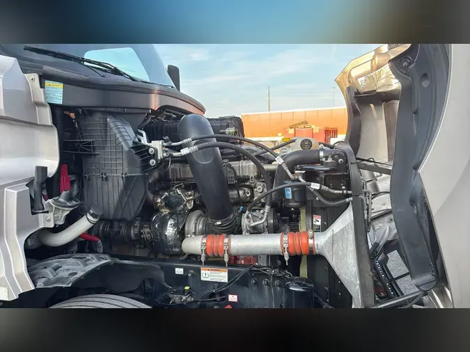 2022 Freightliner Cascadia 126
