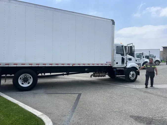 2022 Mack MD6